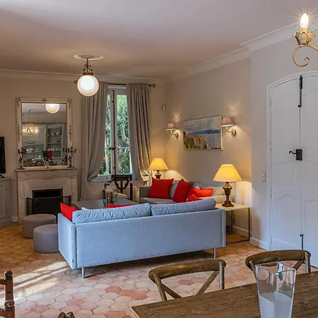 Les Glycines * Saint-Tropez