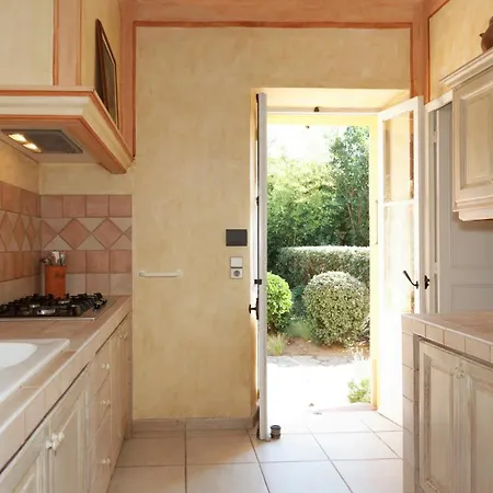 Вілла Les Glycines *