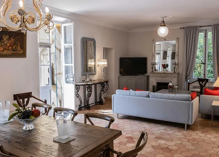 Les Glycines Villa *