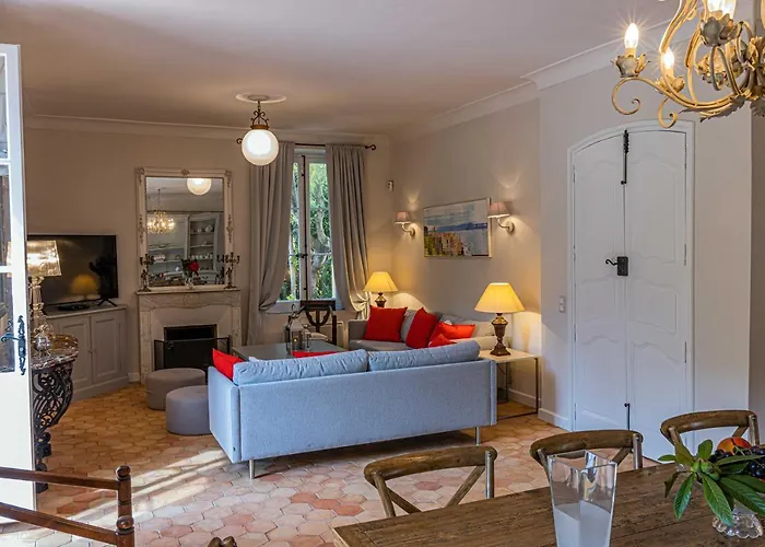 Les Glycines * Saint-Tropez